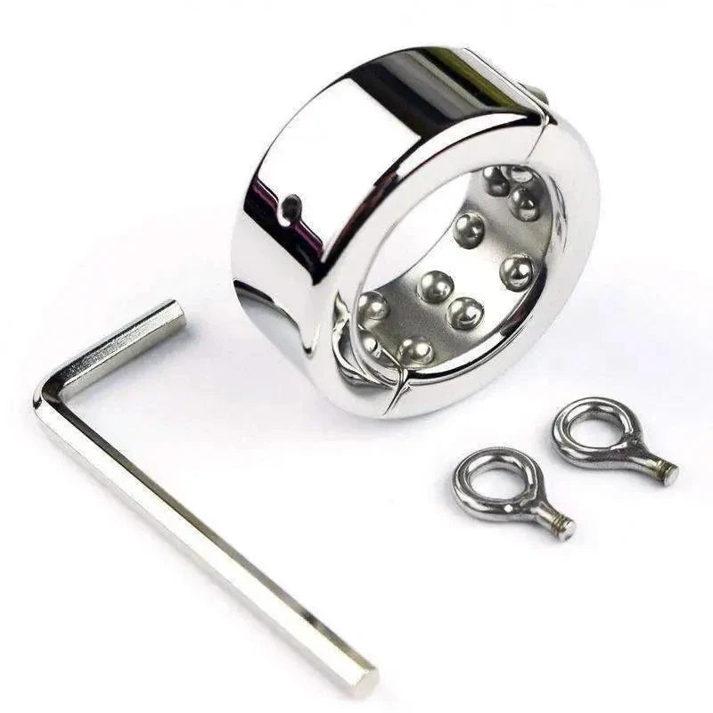Metallring mit Ösen und Schraubwerkzeug