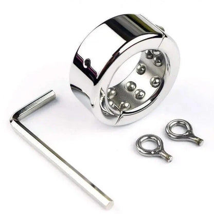 Metallring mit Ösen und Schraubwerkzeug