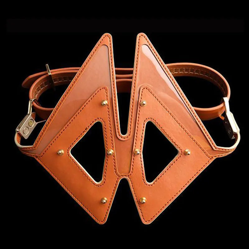 Geometrische Maske von vorn
