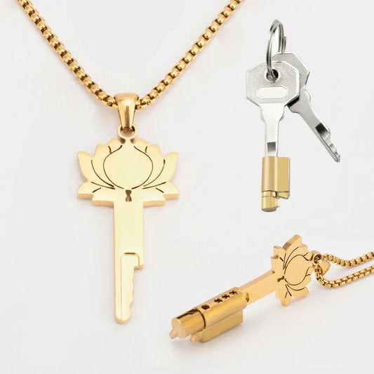 Goldfarbene Lotus-Schlüsselkette mit passendem Einsteckschloss