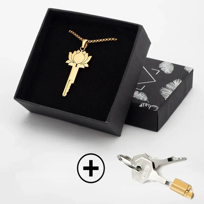 Goldfarbene Lotus-Kette mit zusätzlichem Schloss