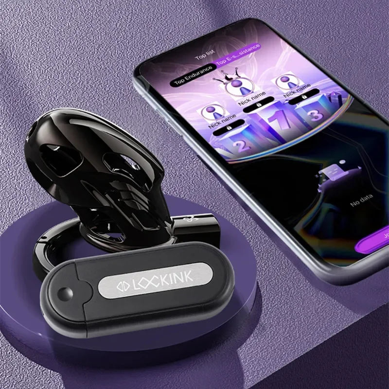 Geöffnete Schlüsselbox neben einem Smartphone