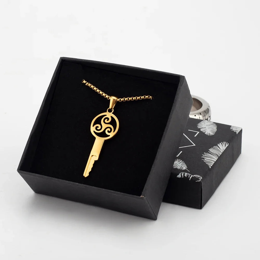 Goldfarbene Spiralkette in Geschenkbox