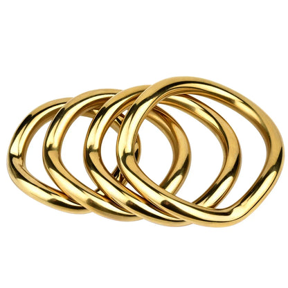 Goldfarbene Ringe in vier Größen