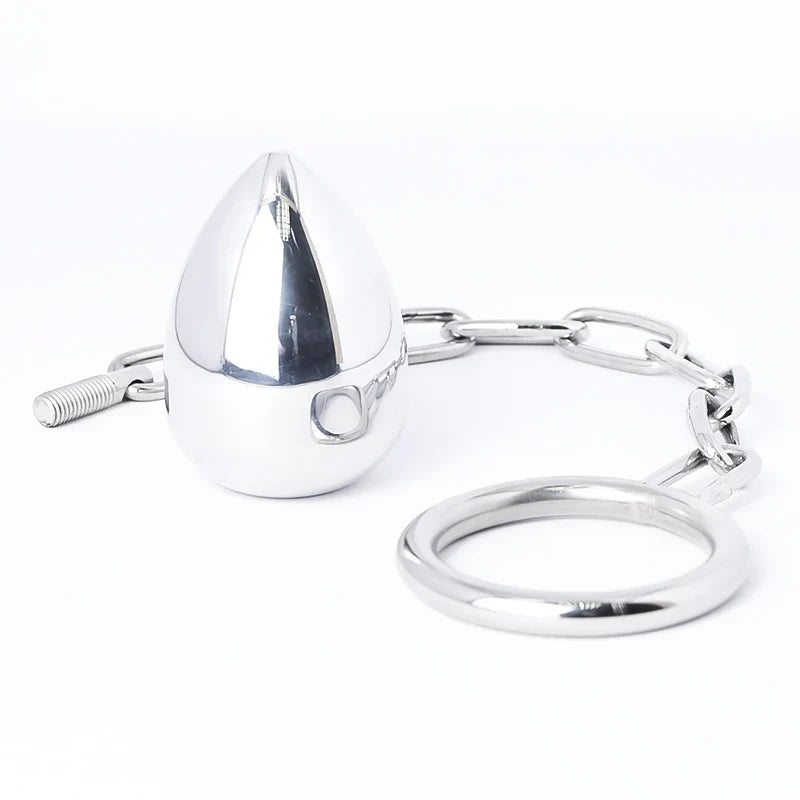 Tropfenförmiger Plug neben der Kette