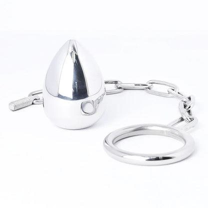 Tropfenförmiger Plug neben der Kette