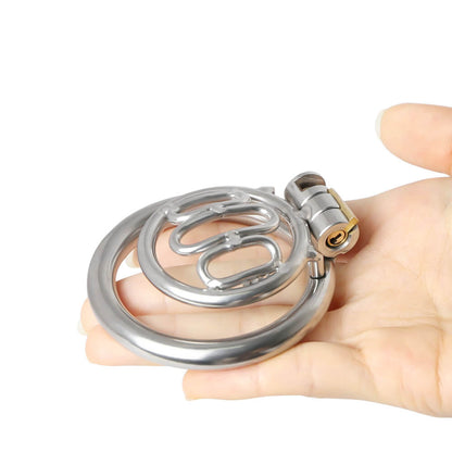 Flache Käfigform in der Handfläche
