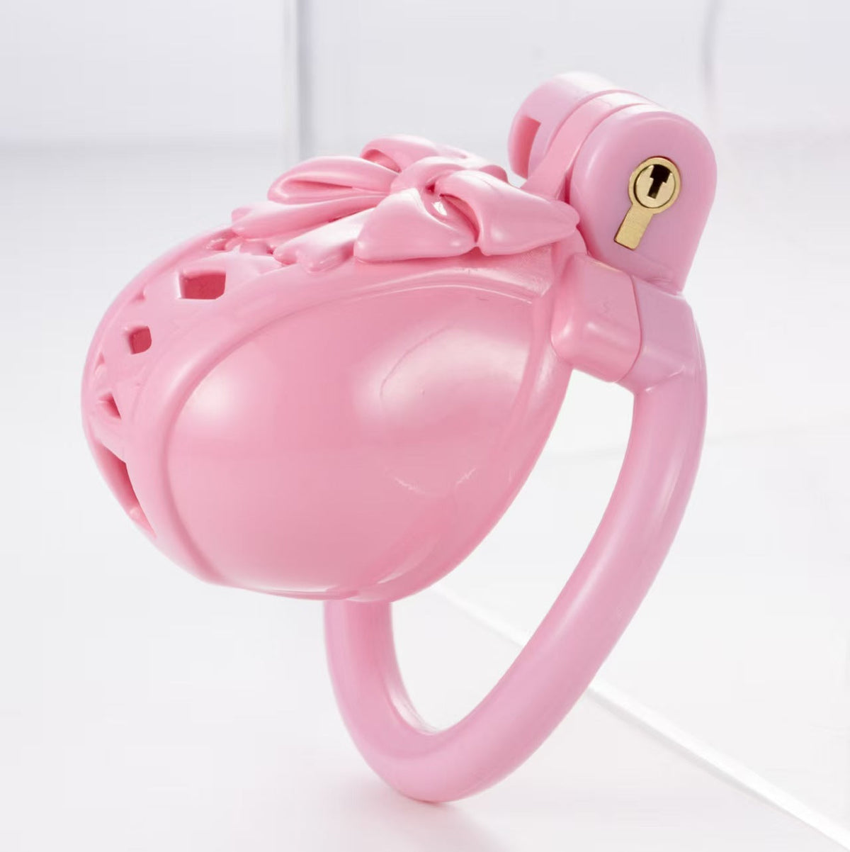 Pinker Käfig in Schrägansicht