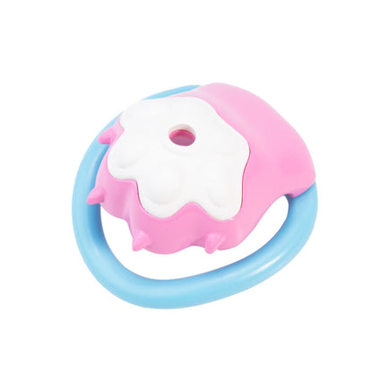 Pinke Hülle schräg mit blauem Ring