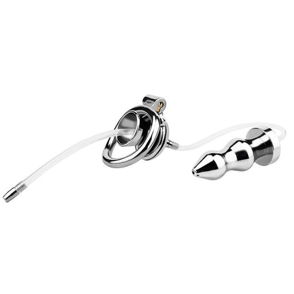 Käfig und kleiner Plug mit ausgelegtem Schlauch