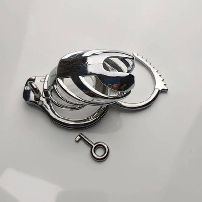 Käfig mit geschlossenem Ring und Schlüssel