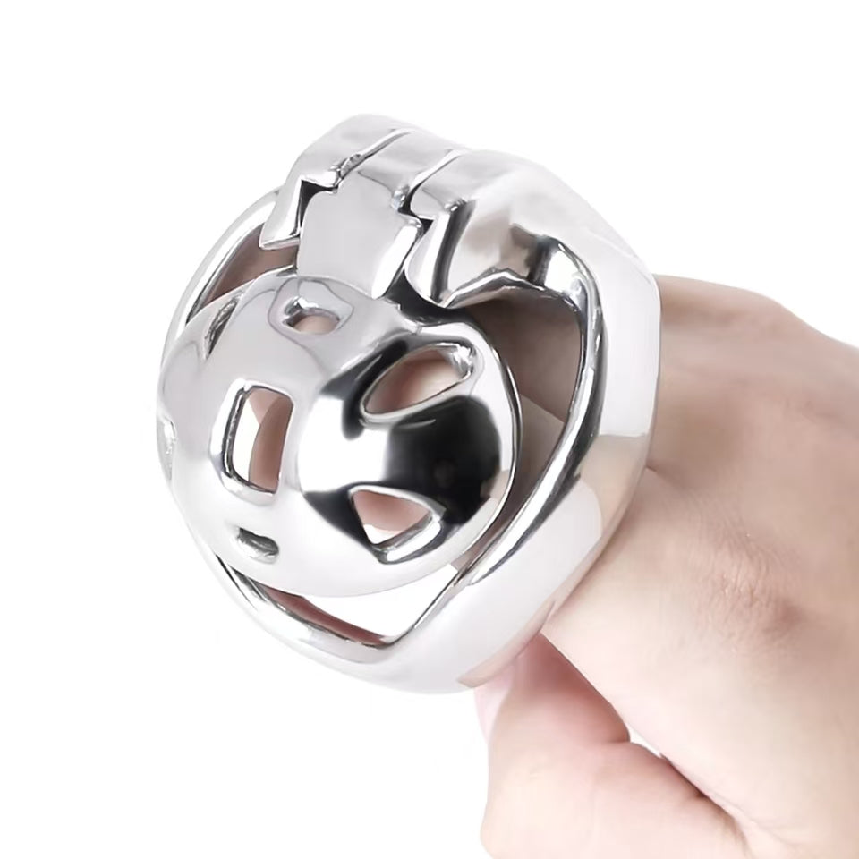 Frontansicht des Nub-Käfigs in der Hand