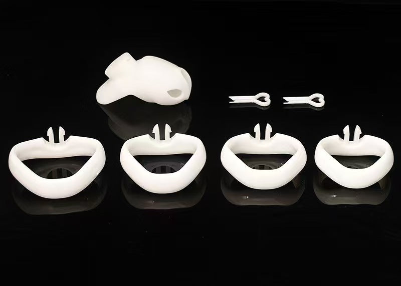 Weißes Nub-Set mit vier Ringen