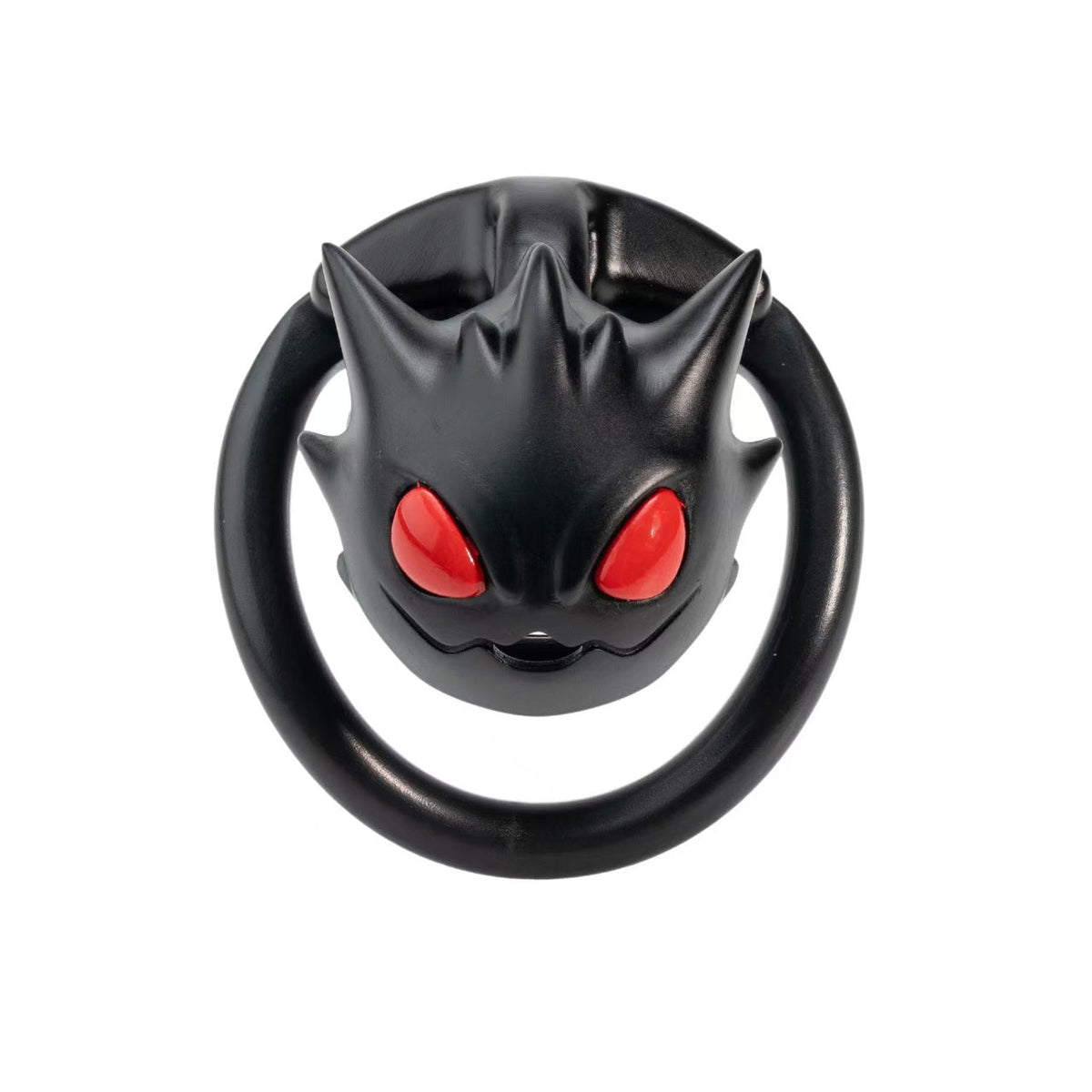 Schwarzer Ring und rote Augen frontal