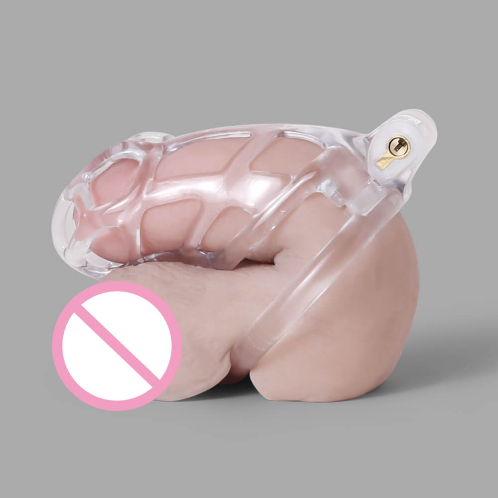 Transparente Hülle an einer geschlossenen Hand