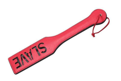 Rotes Paddle mit SLAVE-Schriftzug
