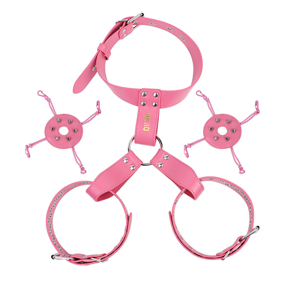 Pinke offene Brustbänder