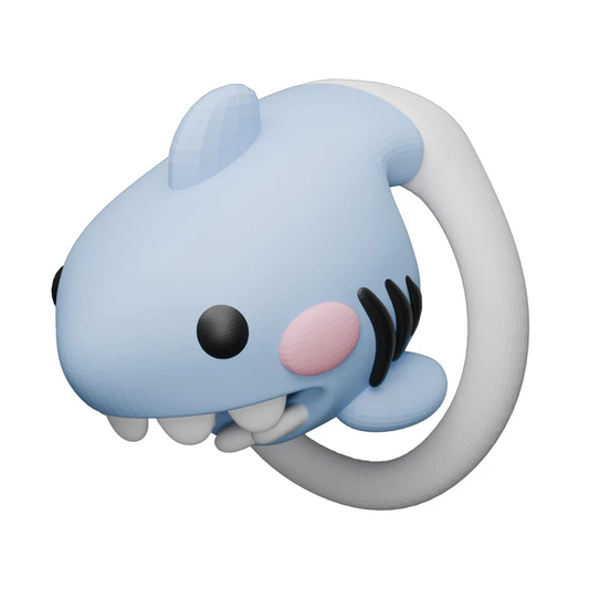 Blaue Haifischhülle mit weißem Ring