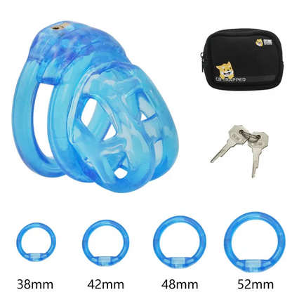 Kurzes blaues Set mit flachen Ringen